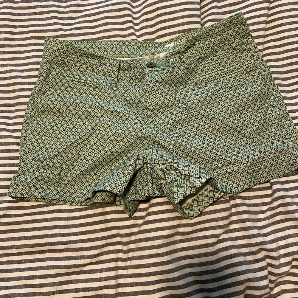 Gap patterned shorts